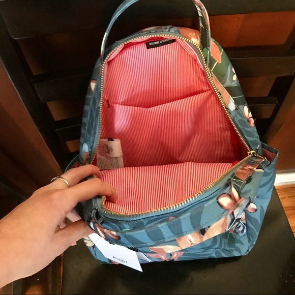 Herschel Nova Small Backpack - Picture 4 of 9